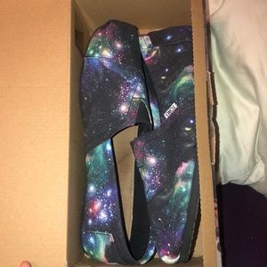 Galaxy TOMS Men's Size 12